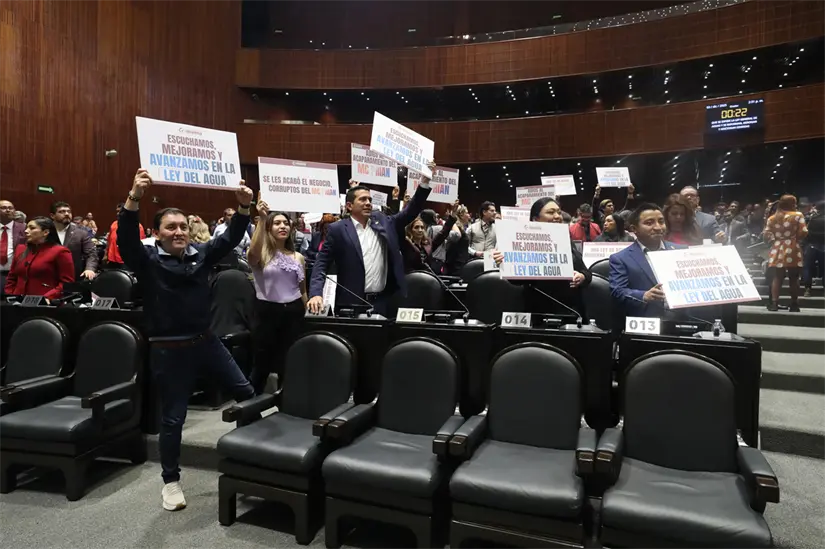Bancada de Morena durante discusión general de Ley de Aguas. Foto: Cámara de Diputados