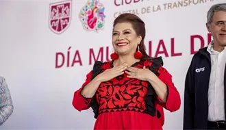 Clara Brugada regresa a su agenda en CDMX hoy jueves 4 de diciembre luego del fallecimiento de su madre