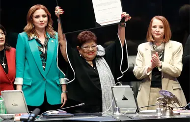 Claudia Sheinbaum celebra nombramiento de Ernestina Godoy como titular de la FGR