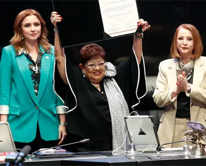 Claudia Sheinbaum celebra nombramiento de Ernestina Godoy como titular de la FGR