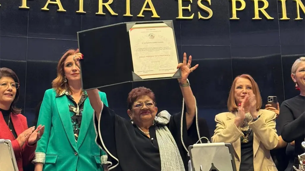 Ernestina Godoy da mensaje tras ser nombrada titular de la FGR: Mi compromiso es inquebrantable