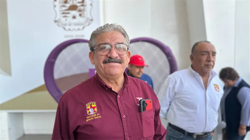 Ignacio Garza, secretario general de la subsección XI del Hospital General, dijo que se a la manifestación asistieron 20 delegaciones | Foto: Daniel Espinoza