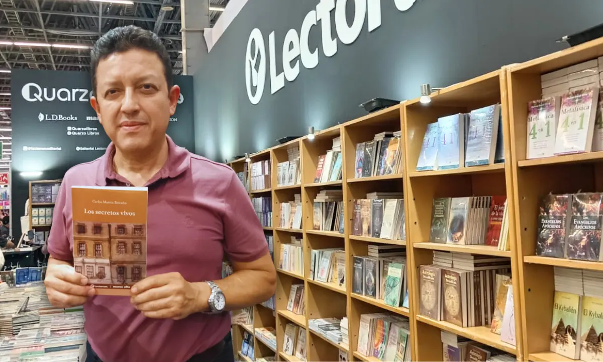 Carlos Martín Briceño, escritor yucateco, en la presentación de su libro en la FIL Guadalajara 2025 Foto: Alexis Lara