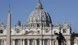El Vaticano publica informe que limita acceso de mujeres al diaconado
