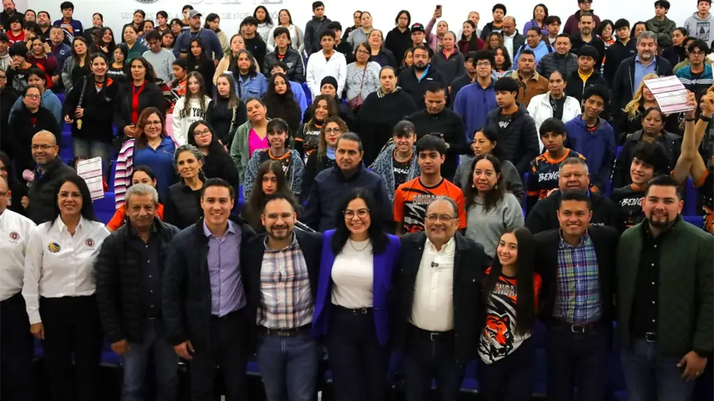 Escobedo transforma la vida de jóvenes con 667 becas, ¿eres uno de ellos?