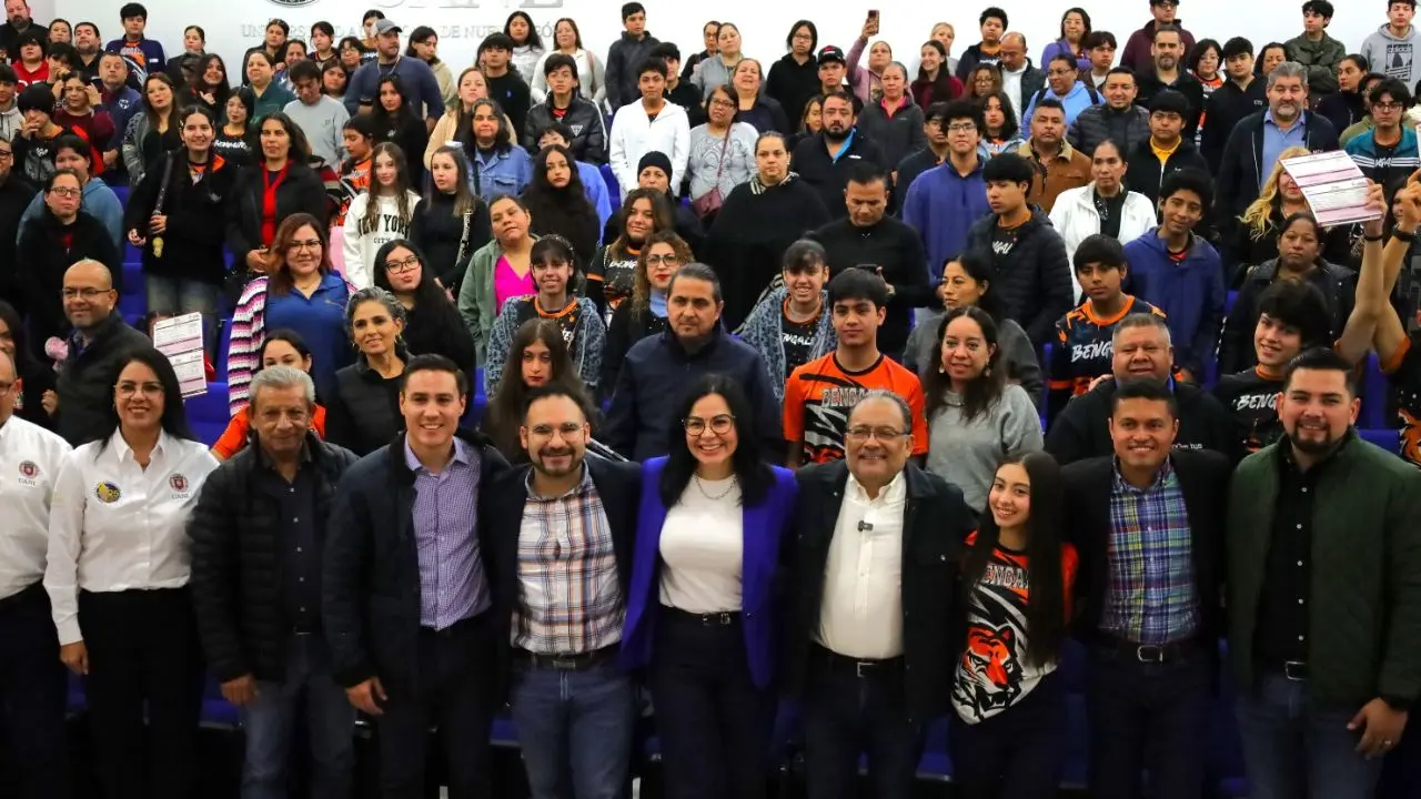El objetivo del programa es apoyar a estudiantes de preparatoria para que continúen su formación académica Foto: Gobierno de Escobedo