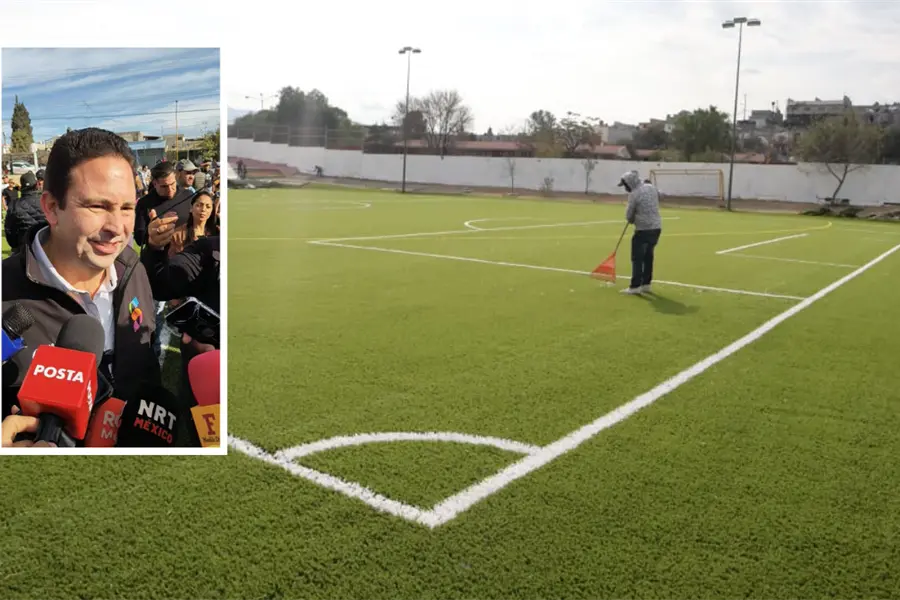 Javier Díaz entrega cancha de fútbol en la Espinoza Mireles con inversión privada de 3.5 mdp