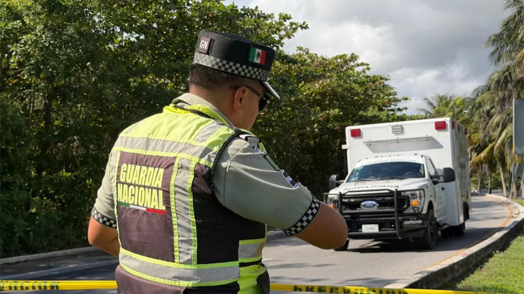 Agente de la Guardia Nacional muere en la zona hotelera de Cancún al derrapar con su motocicleta