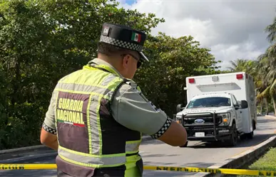 Agente de la Guardia Nacional muere en la zona hotelera de Cancún al derrapar con su motocicleta