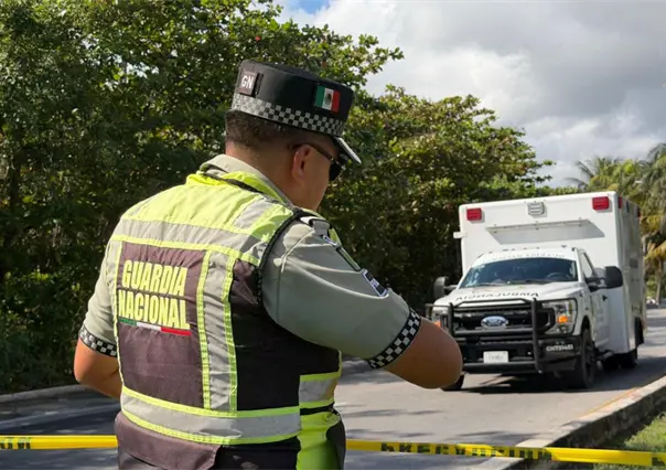 Agente de la Guardia Nacional muere en la zona hotelera de Cancún al derrapar con su motocicleta