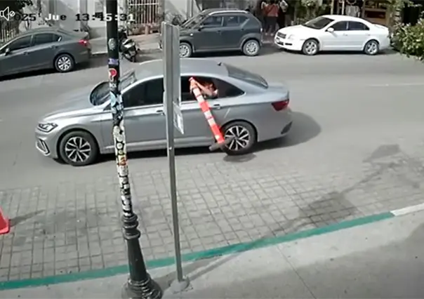 J&oacute;venes roban se&ntilde;alamiento de exclusivo a Librer&iacute;a Ram&iacute;rez