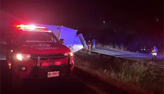 Volcadura de tráiler en Carretera Nacional desata fuerte tráfico detenido rumbo a Monterrey