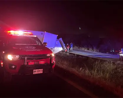 Volcadura de tráiler en Carretera Nacional desata fuerte tráfico detenido rumbo a Monterrey