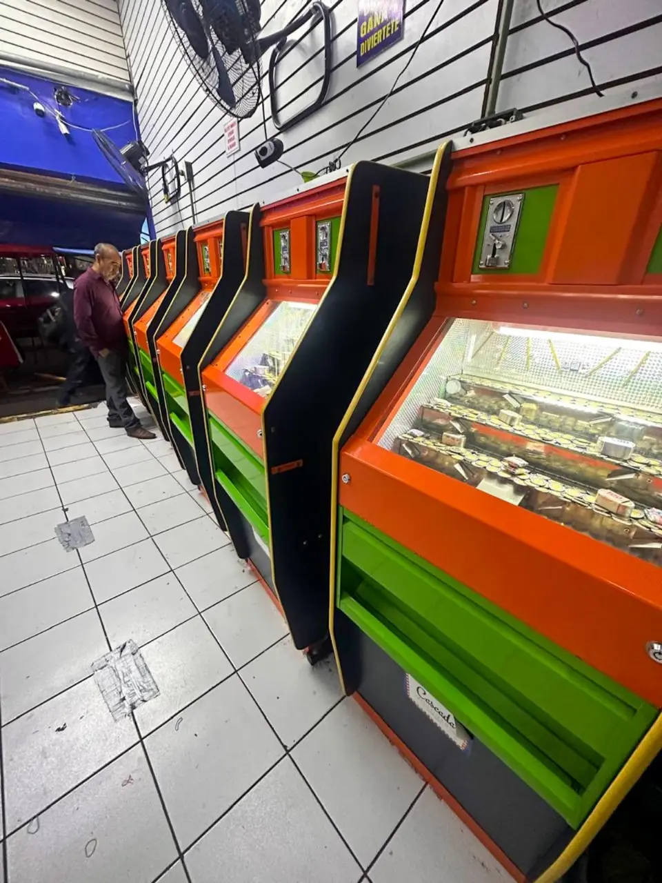 Negocio suspendido en Monterrey. Foto: Policía de Monterrey