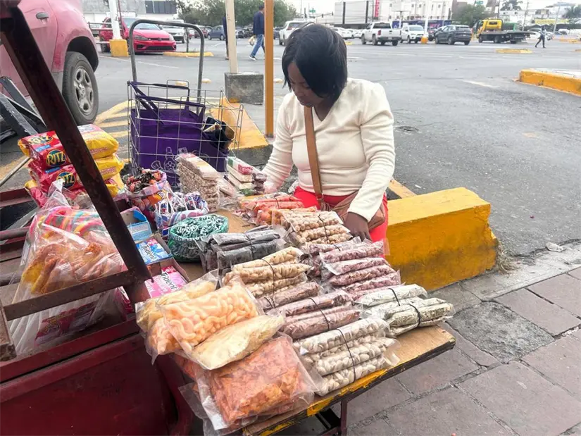 Martha, que llegó a Monterrey buscando oportunidades, comparte su experiencia de dificultades y adaptaciones en un nuevo entorno. Foto: Rosy Sandoval
