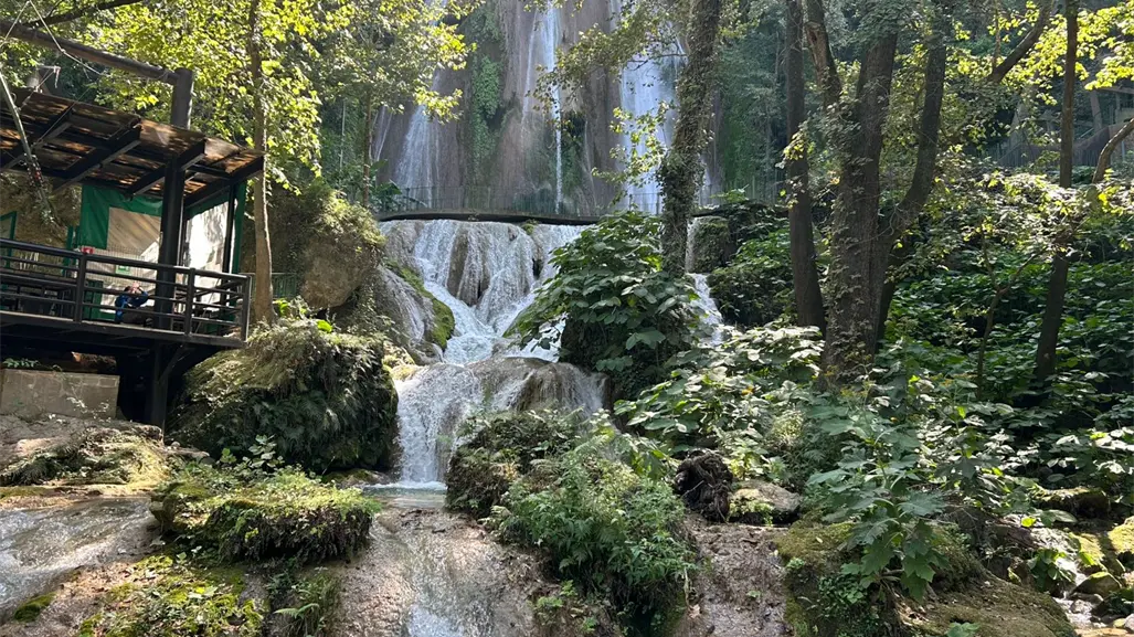 Cola de Caballo: el paraje natural que ahora es sede de bodas, tradiciones y eventos especiales