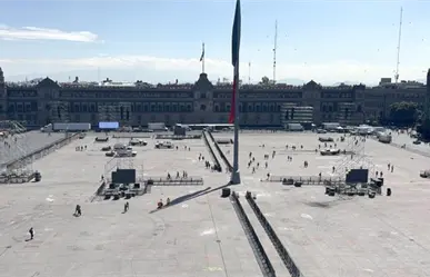 Calles del Zócalo CDMX son bloqueadas con barricadas de concreto por el siete aniversario de la 4T