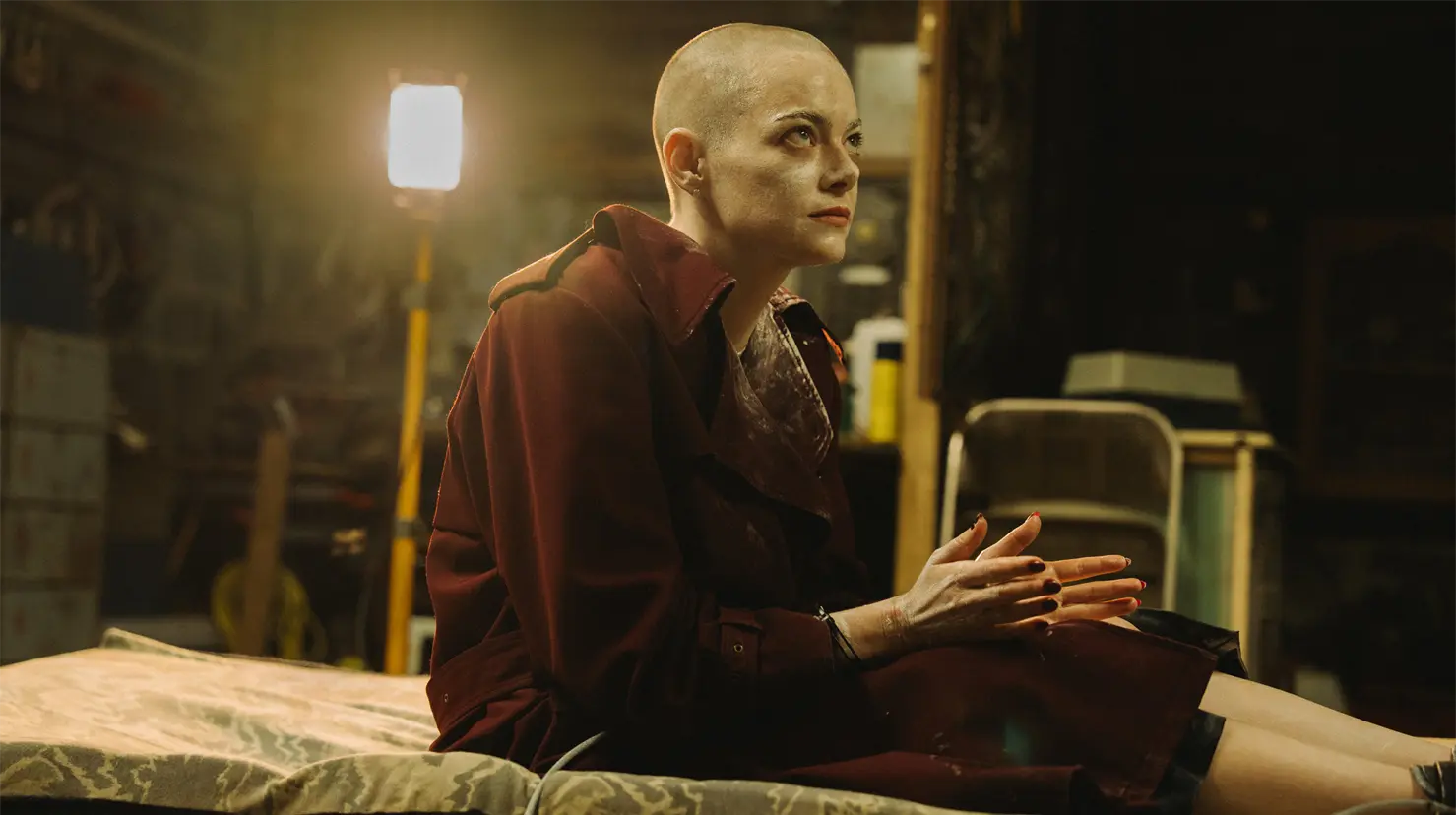 Emma Stone interpreta a la de CEO de una importante empresa en “Bugonia”. Foto: Universal Pictures