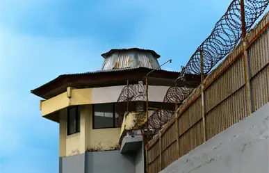 Procesan a hombre por homicidio en una riña en Cabo San Lucas