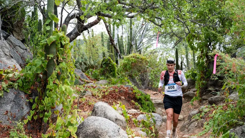 imagen recuadro La ruta atraviesa arroyos y formaciones rocosas que ponen a prueba la técnica y resistencia de los atletas. Foto: Mar a Mar 2025
