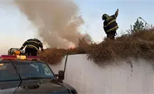 Incendio en camellón de Periférico moviliza a bomberos en Gustavo A. Madero Incendio en camellón de Periférico moviliza a bomberos en Gustavo A. Madero