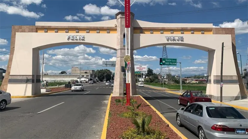 Arco de entrada a Zinacantepec. Foto: Facebook @Diputadas y Diputados Morena Edomex
