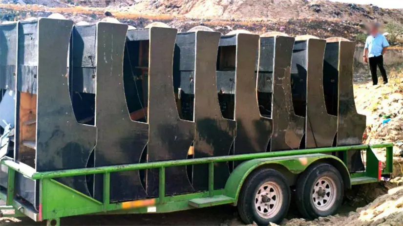 imagen recuadro Tragamonedas aseguradas fueron trasladadas en remolques hacia el sitio designado para su destrucción. Foto: Fiscalía General de la República