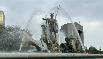 Fuente de Neptuno: El emblemático monumento que honra la lucha por el agua de Nuevo León