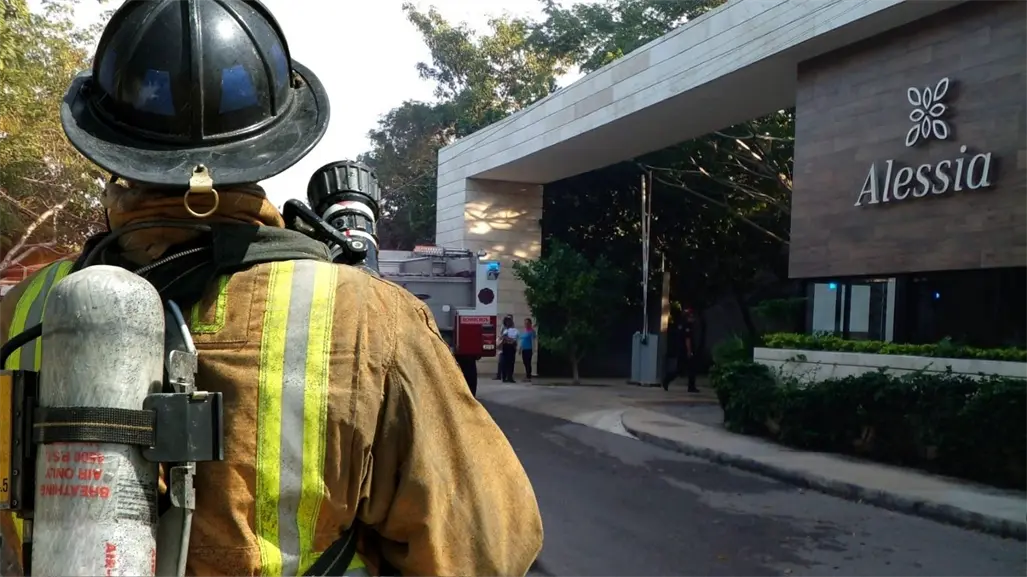 SSP atiende incendio en vivienda del fraccionamiento Alessia, en Mérida