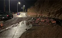 Lluvias provocan deslaves en el cerro de la Calavera en La Paz; recomiendan evitar la zona Lluvias provocan deslaves en el cerro de la Calavera en La Paz; recomiendan evitar la zona