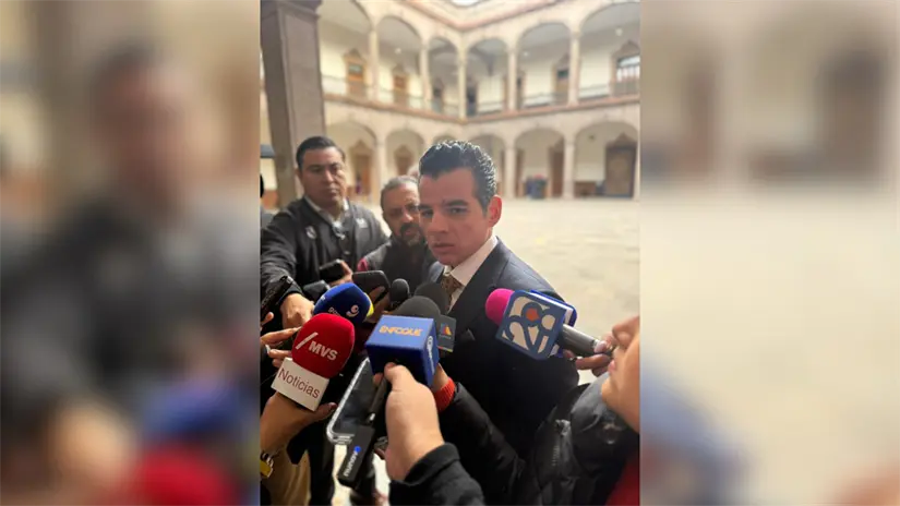 Miguel Flores en atención a medios/Foto: Rosy Sandoval