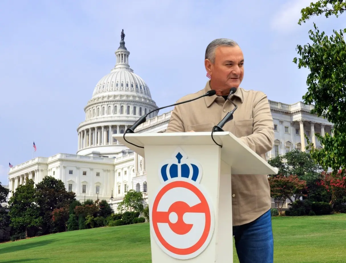 Desde su estancia en Washington, Héctor García compartió una historia en Instagram donde expresó su emoción por el avance del proyecto mundialista. Foto: Canva | Facebook Héctor García.