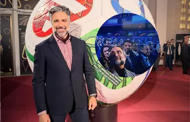 Jaime Camil roba cámara en el sorteo del Mundial de fútbol: "estoy feliz de estar aquí"