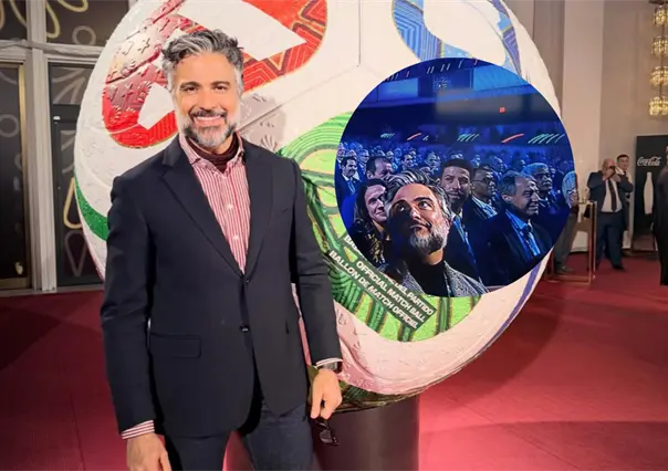 Jaime Camil roba cámara en el sorteo del Mundial de fútbol: "estoy feliz de estar aquí"