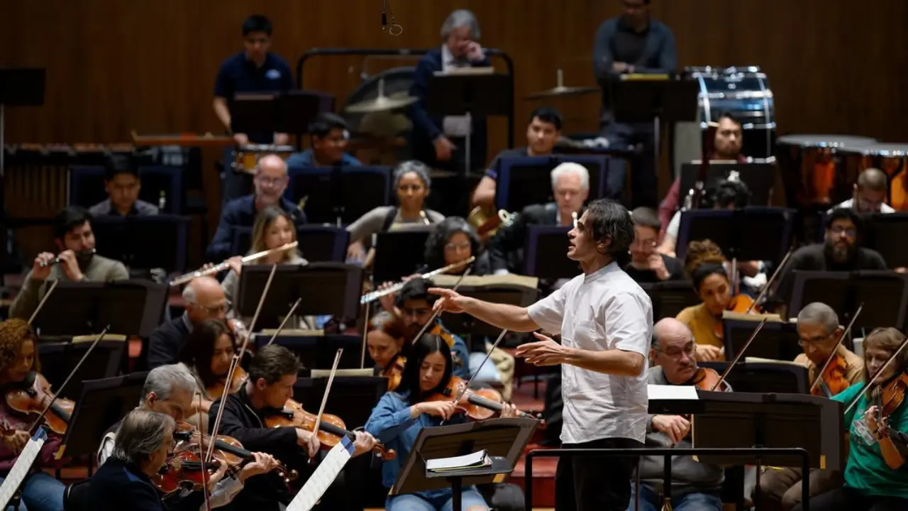 OFCMEX en la Sala Silvestre Revueltas, por conciertos navideños de la Filarmónica de la CDMX | Foto: Andrea Morales, OFCM (Instagram: @ofcmex)