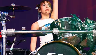 Paulina Villarreal de The Warning es nombrada la Mejor Baterista de Rock por Modern Drummer