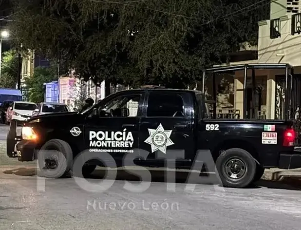 La policía de Monterrey tuvo que acordonar la zona de las avenidas Calzada Guadalupe Victoria y Alfonso Reyes en la colonia Industrial. Foto: POSTA.