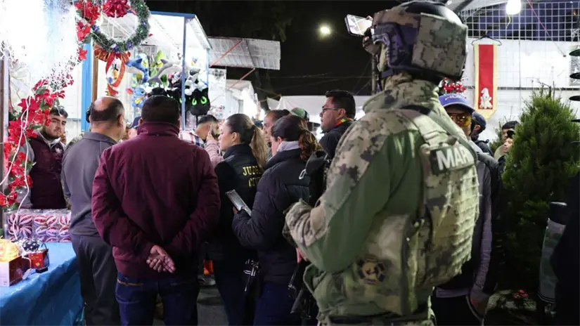 imagen recuadro Elementos de seguridad (Marina y policía del Edomex) en inspección. Foto: Manuel López