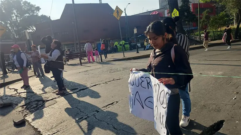 imagen recuadro Protesta sobre la calzada Legaria, en la alcaldía Miguel Hidalgo, CDMX | Foto: Ramón Ramírez