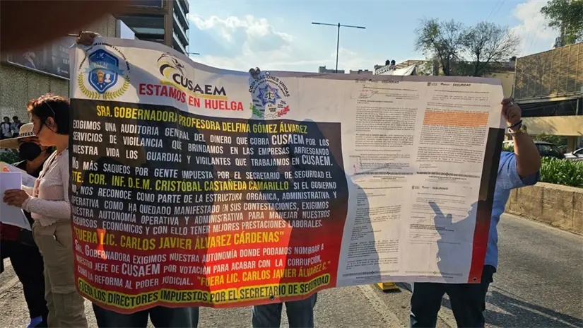 Elementos de seguridad mexiquenses se manifestaron en la alcaldía Cuauhtémoc. Foto: Luis Antonio Alfaro