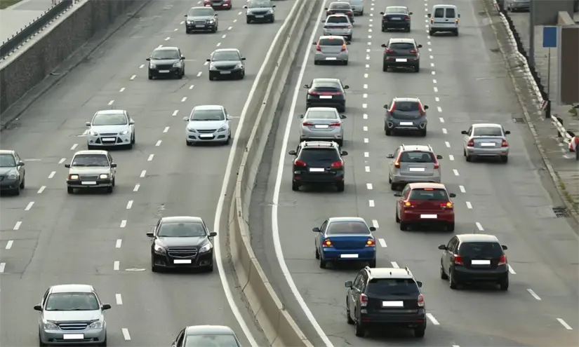 El seguro obligatorio es una medida para garantizar la indemnización por daños a personas o bienes causados por conductores. Foto: Canva