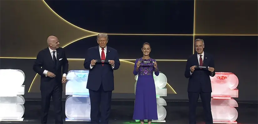 Gianni Infantino con Donald Trump, Claudia Sheinbaum y Mark Carney. Captura de pantalla: YouTube (SABC News)