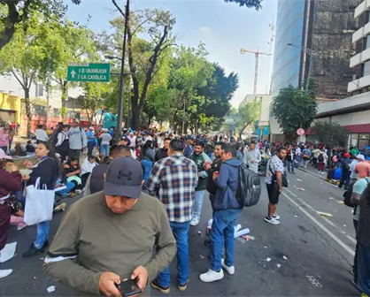 Trabajadores del Gobierno de CDMX se manifiestan en oficinas de Administración y Finanzas