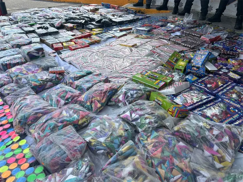 En respuesta a las explosiones en Pesquería, se han llevado a cabo operativos en Guadalupe, resultando en el decomiso de pirotecnia. Foto: Jorge López