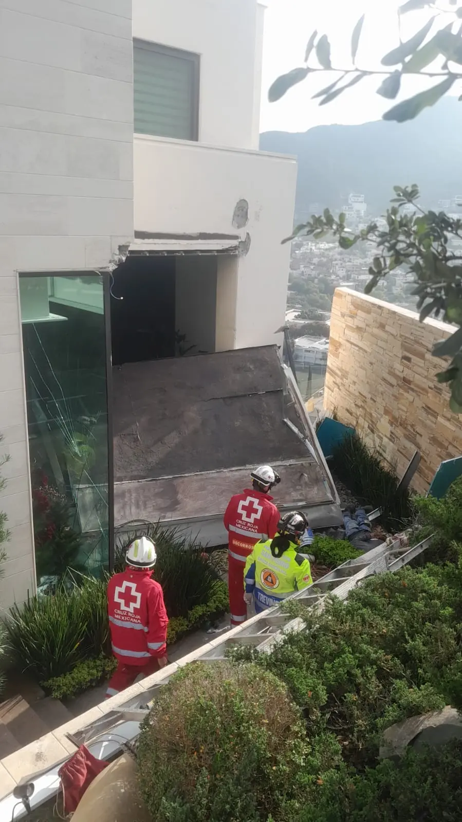 Estructura de aluminio con tabla roca que se desplomó Foto: PCNL