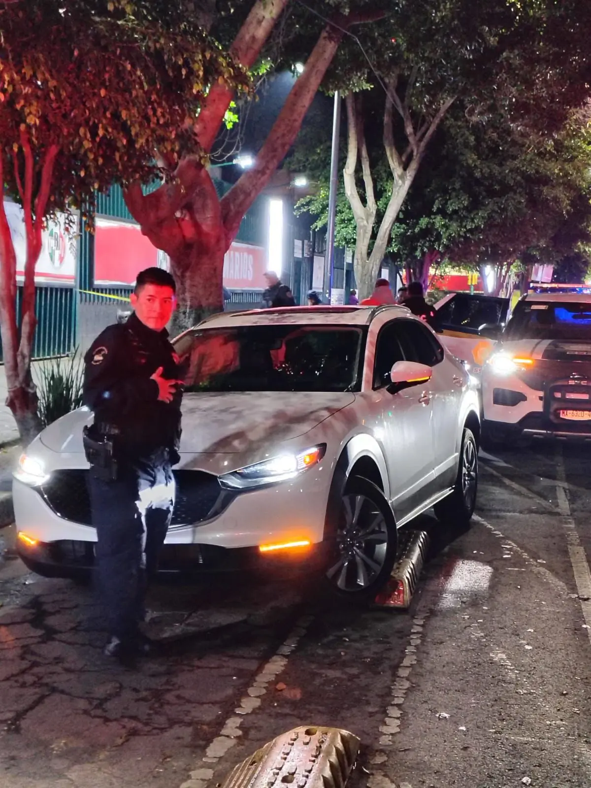 Elementos de seguridad acudieron al lugar de los hechos. Foto: Ramón Ramírez