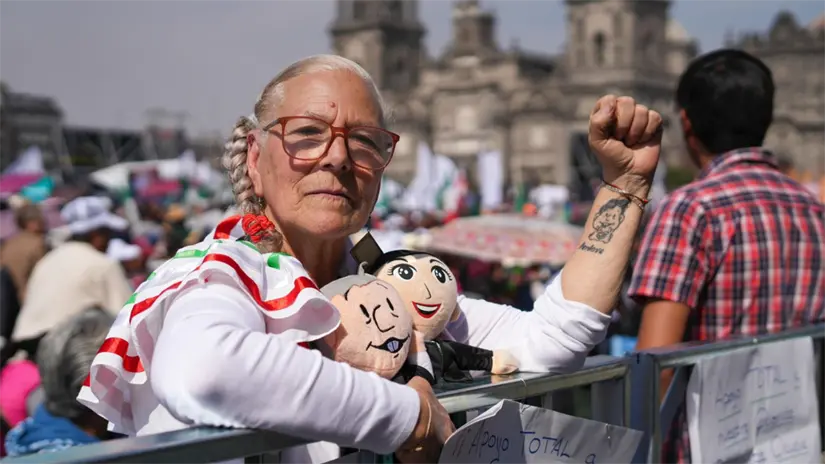 Seguidores del partido Morena en la Plancha del Zócalo| Foto: Iván Macías