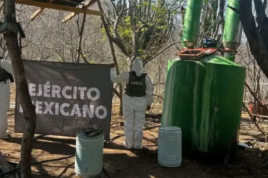 Aseguran laboratorio de droga sintética en Michoacán; decomisan 335 kg de metanfetamina