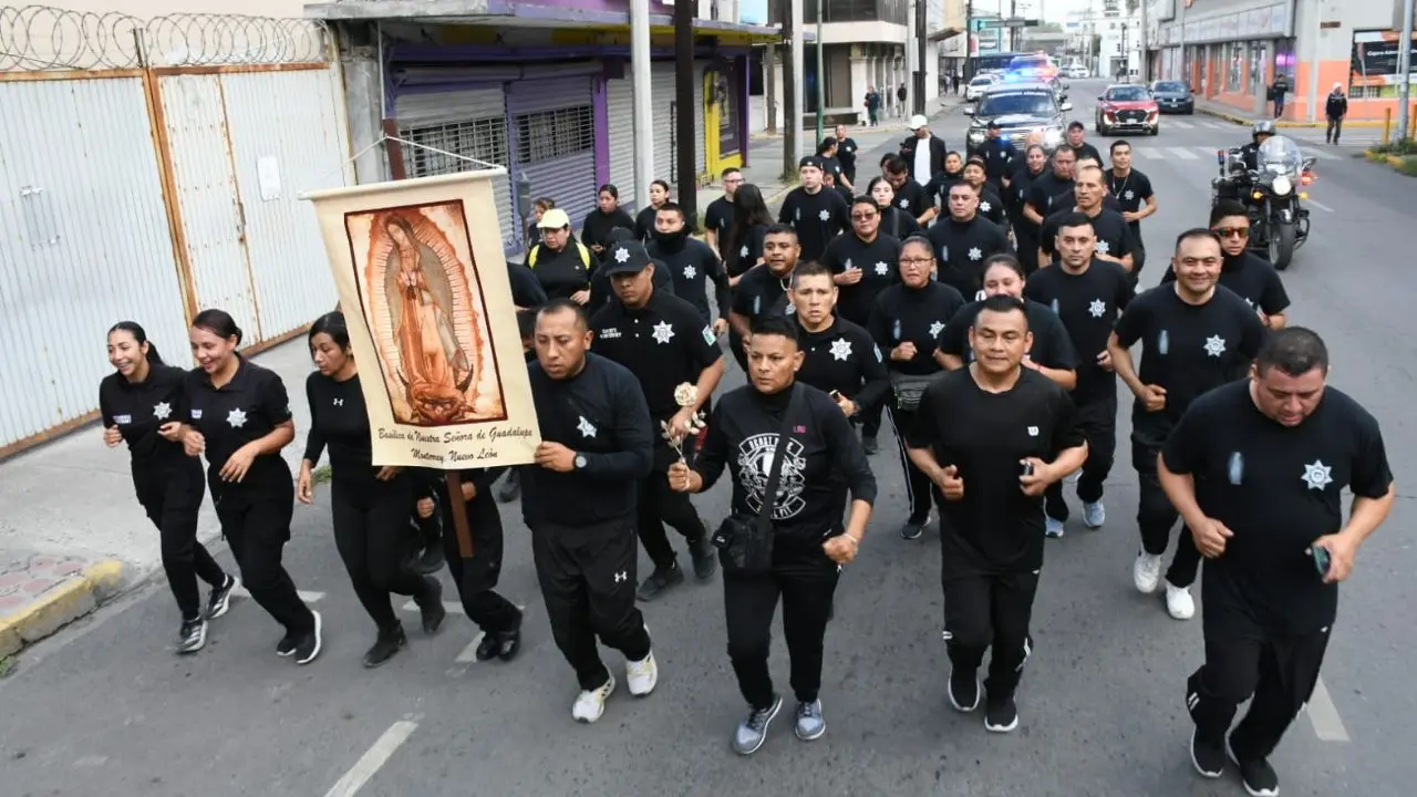 El grupo de oficiales de la Policía de Monterrey realizó el tradicional recorrido Foto: Gobierno de Monterrey