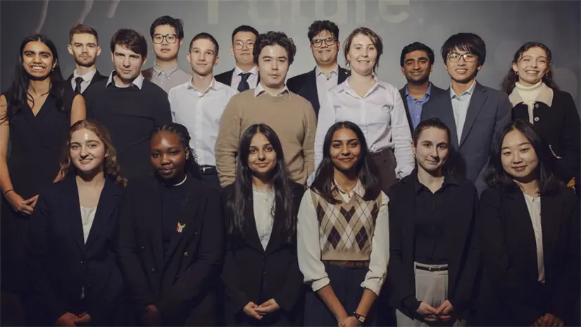 imagen recuadro Jóvenes investigadores de distintos países se reunieron en Estocolmo como parte de las actividades académicas de la Semana del Nobel. Foto: Secundaria Juan Pablo II / Facebook